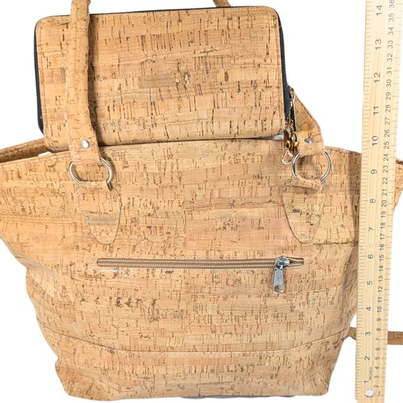 SOLDLarge Natural Cork NWT Zip Tote Crossbody w/Matching Wallet Made In Portugal - Picture 3 of 11
